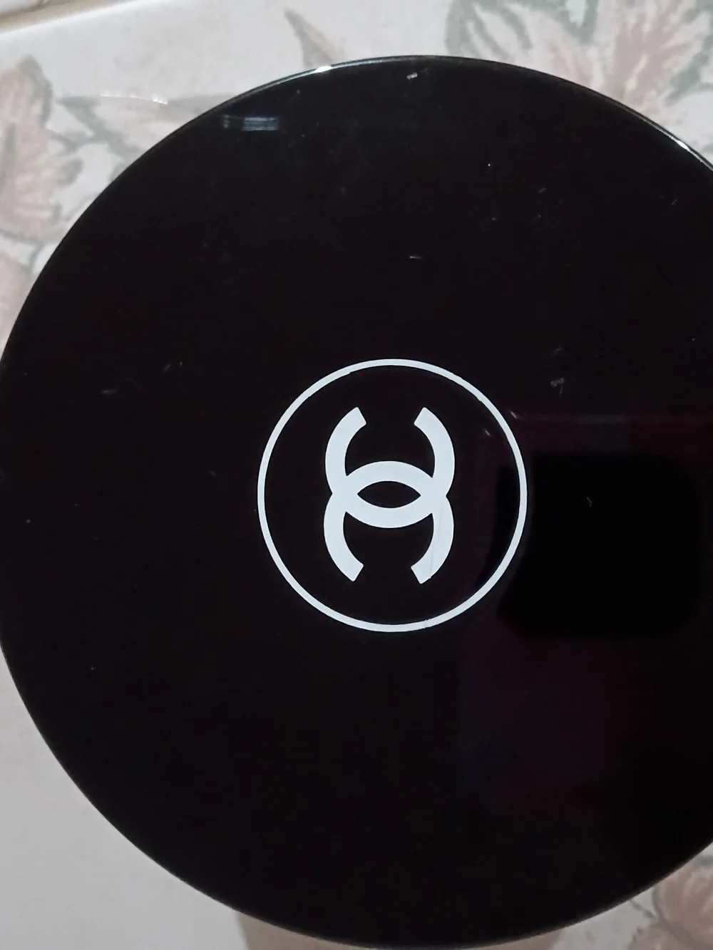 CHANEL Natural Finish Loose Powder - Light Beige, Black Lid